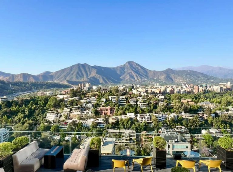 3-Day Santiago, Chile Itinerary: Markets, Wine + Valparaíso