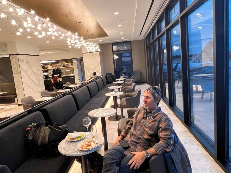 Best Lounges at Washington Dulles Airport (IAD) + How to Get In