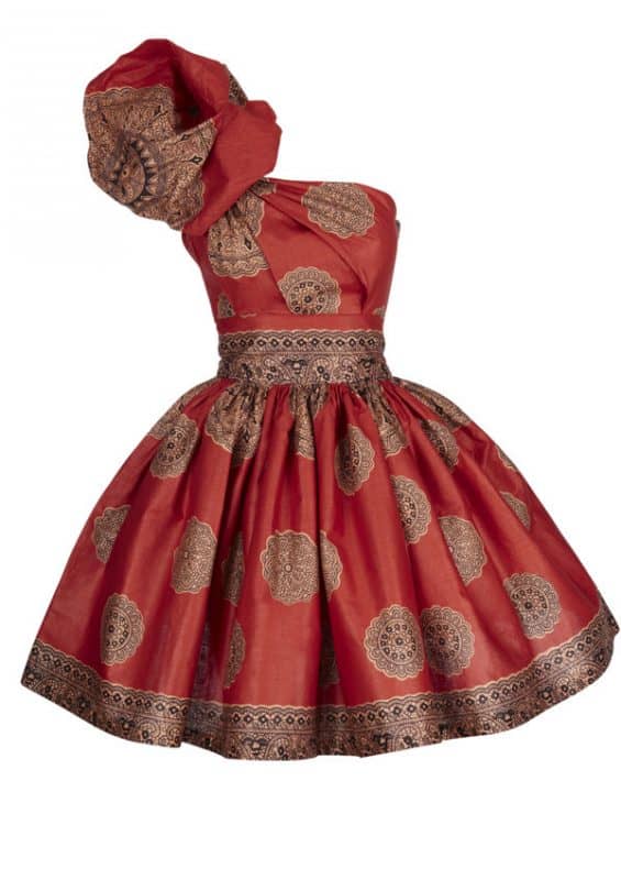 Broche robe Envolée rouge et or, bal, soirée, vintage, élégante, Événement.