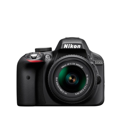 Appareil photo Nikon D3300 avec objectif 18-55mm, haute qualité pour la photographie.