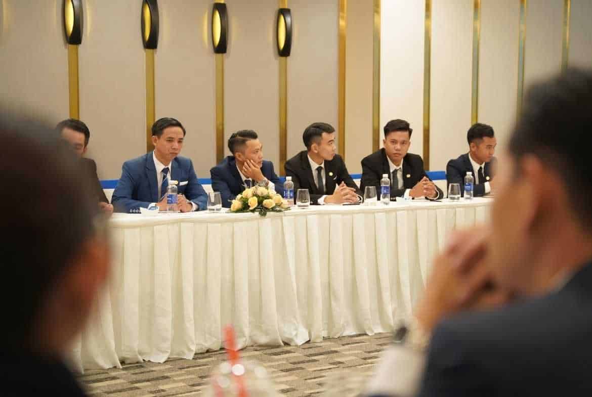Hình ảnh các lãnh đạo và doanh nhân tham dự buổi giới thiệu của Lê Văn Mép.