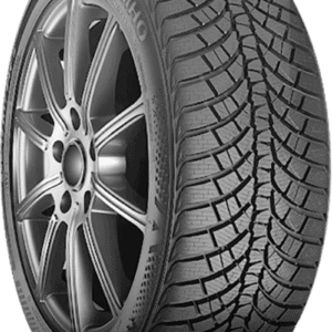 Kumho winter tire P235/40R18 XL 95 W with rugged tread pattern.