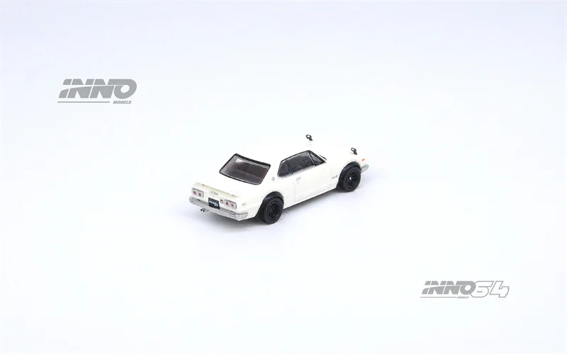 1:64 Nissan Skyline 2000 GT-R (KPGC10) White - obrazek 3