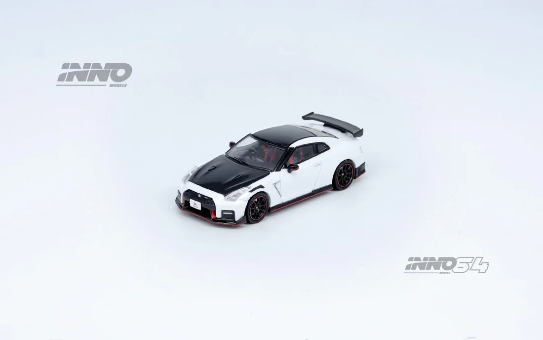 1:64 Nissan GT-R (R35) NISMO White - obrazek 2