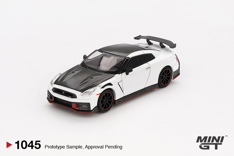 1:64 Nissan GT-R Nismo (R35) 2024 Brilliant White Pearl