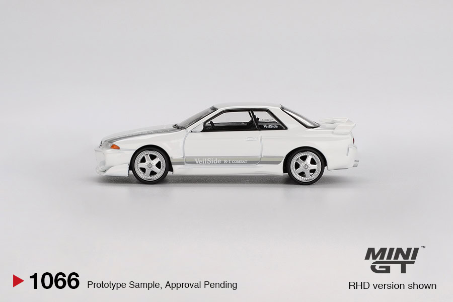 1:64 Nissan Skyline GT-R (R32) VeilSide Combat C-I White - obrazek 3