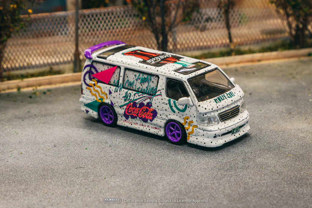 1:64 Toyota Hiace Wagon Custom Coca-Cola Delivery Van - obrazek 5