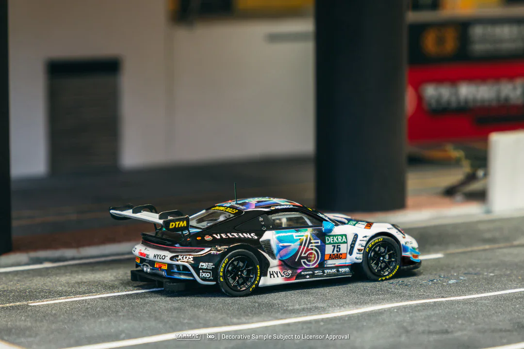 1:64 Porsche 911 GT3 R DTM 2023 Laurin Helnrich - obrazek 6