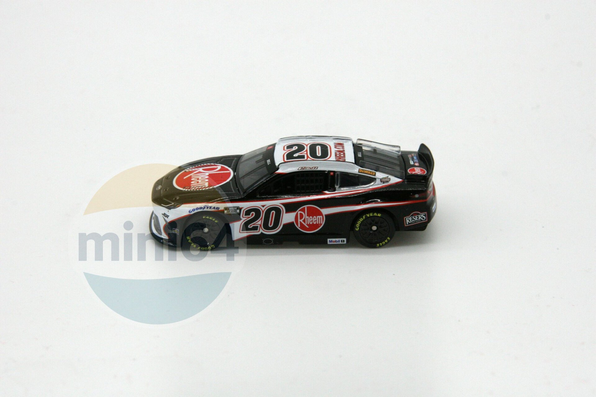 1:64 Christopher Bell 2025 Rheem - obrazek 3