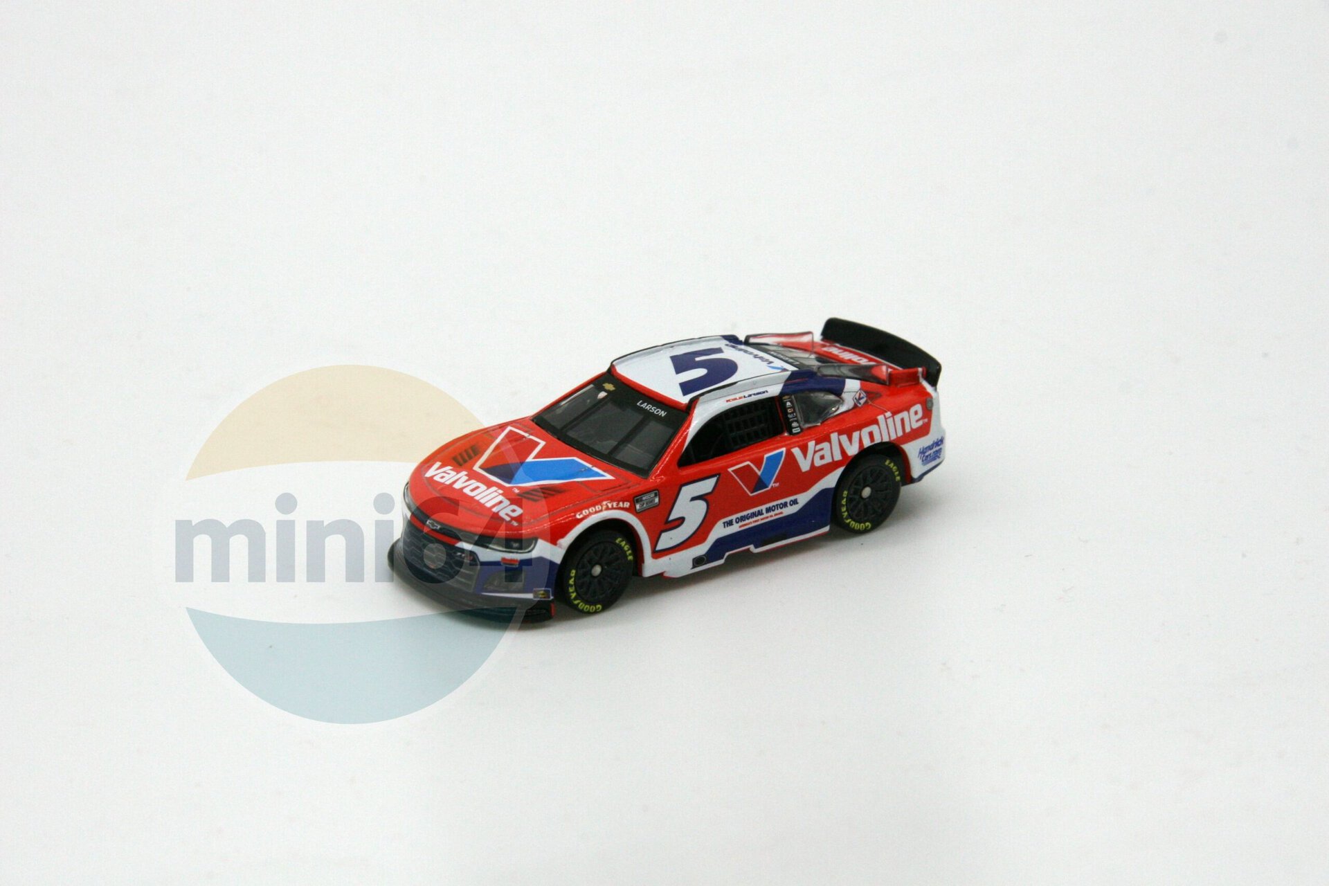 1:64 Kyle Larson #5 Valvoline 2025 Chevrolet ZL1 - obrazek 3