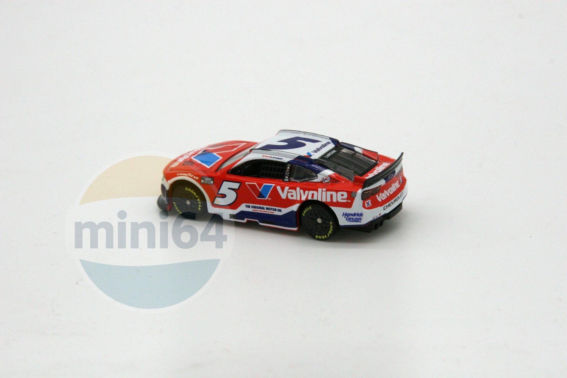 1:64 Kyle Larson #5 Valvoline 2025 Chevrolet ZL1 - obrazek 4