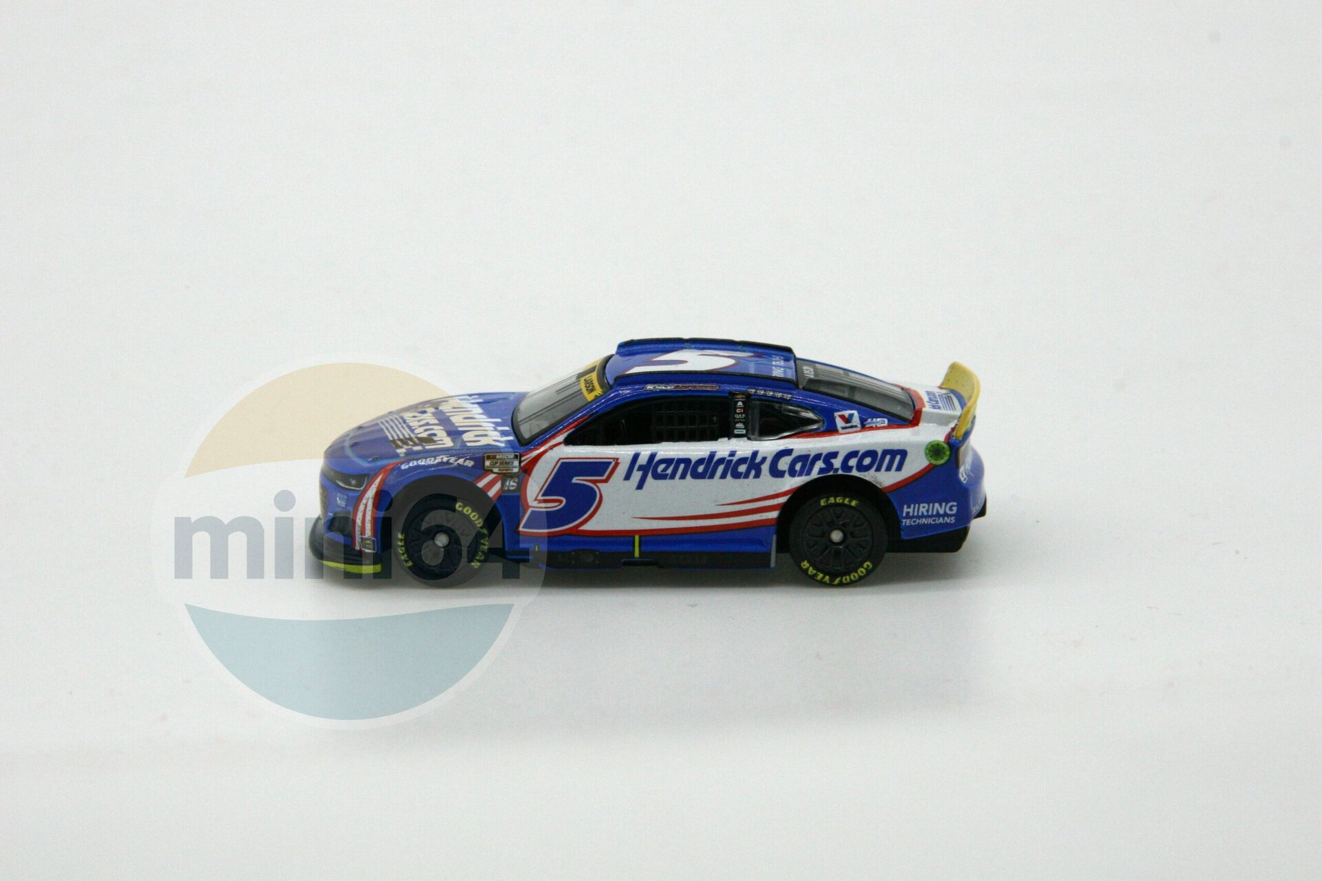1:64 Kyle Larson 2024 Hendrickcars.com Bristol Race Win - obrazek 5