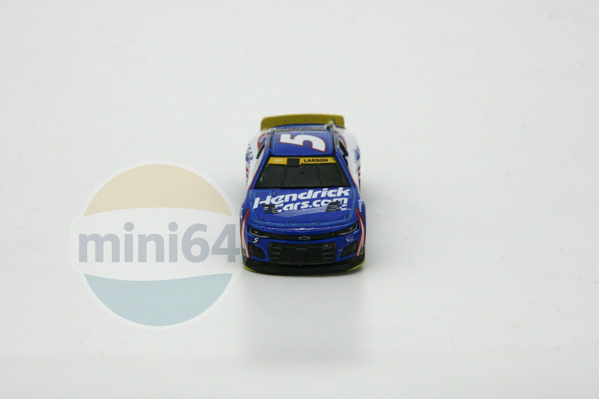 1:64 Kyle Larson 2024 Hendrickcars.com Bristol Race Win - obrazek 7