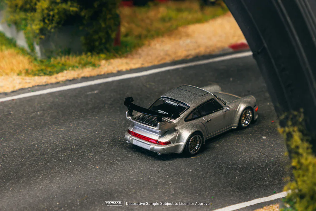 1:64 Porsche RWB 964 Silver - obrazek 7