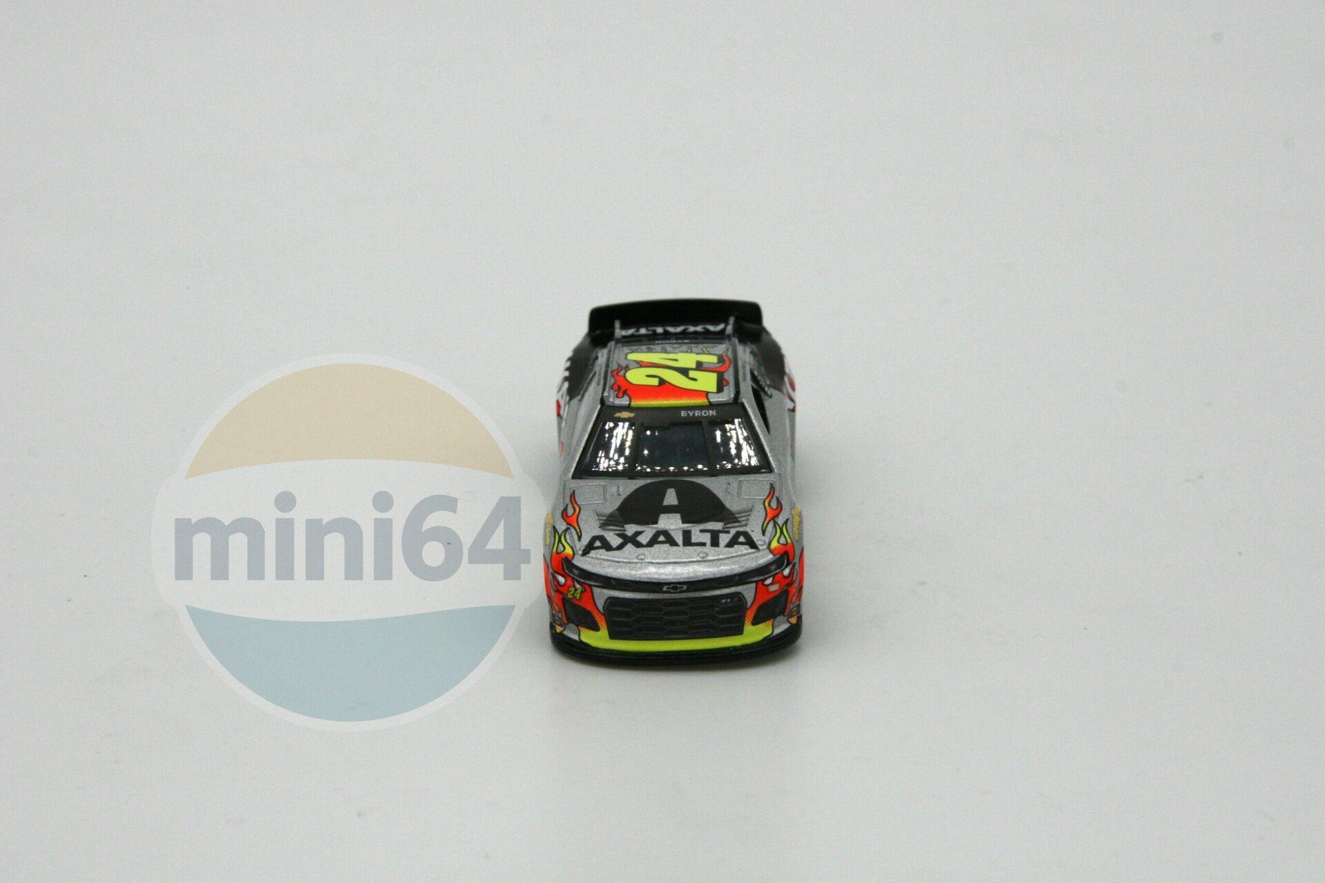 1:64 William Byron #24 Axalta Throwback 2025 Chevrolet - obrazek 5