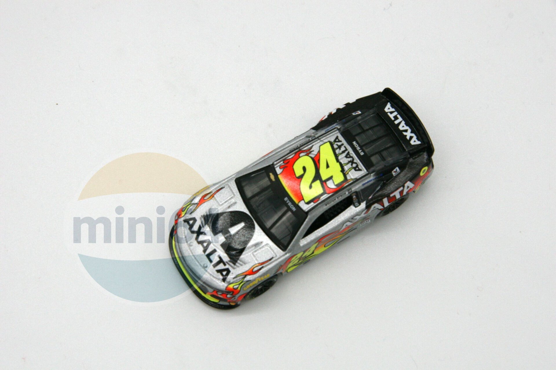 1:64 William Byron #24 Axalta Throwback 2025 Chevrolet - obrazek 4