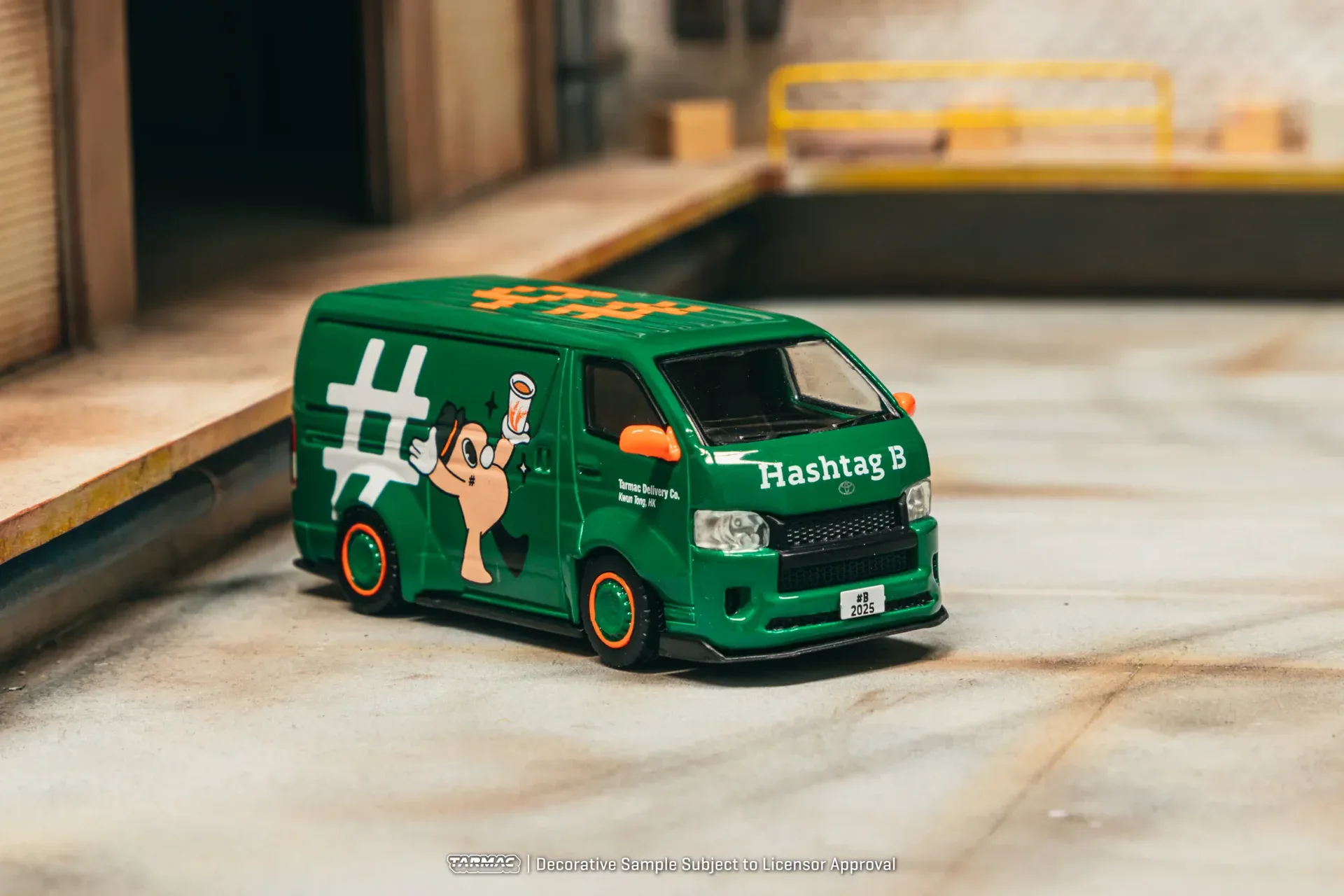 1:64 Toyota Hiace Widebody Delivery Van Hashtag B