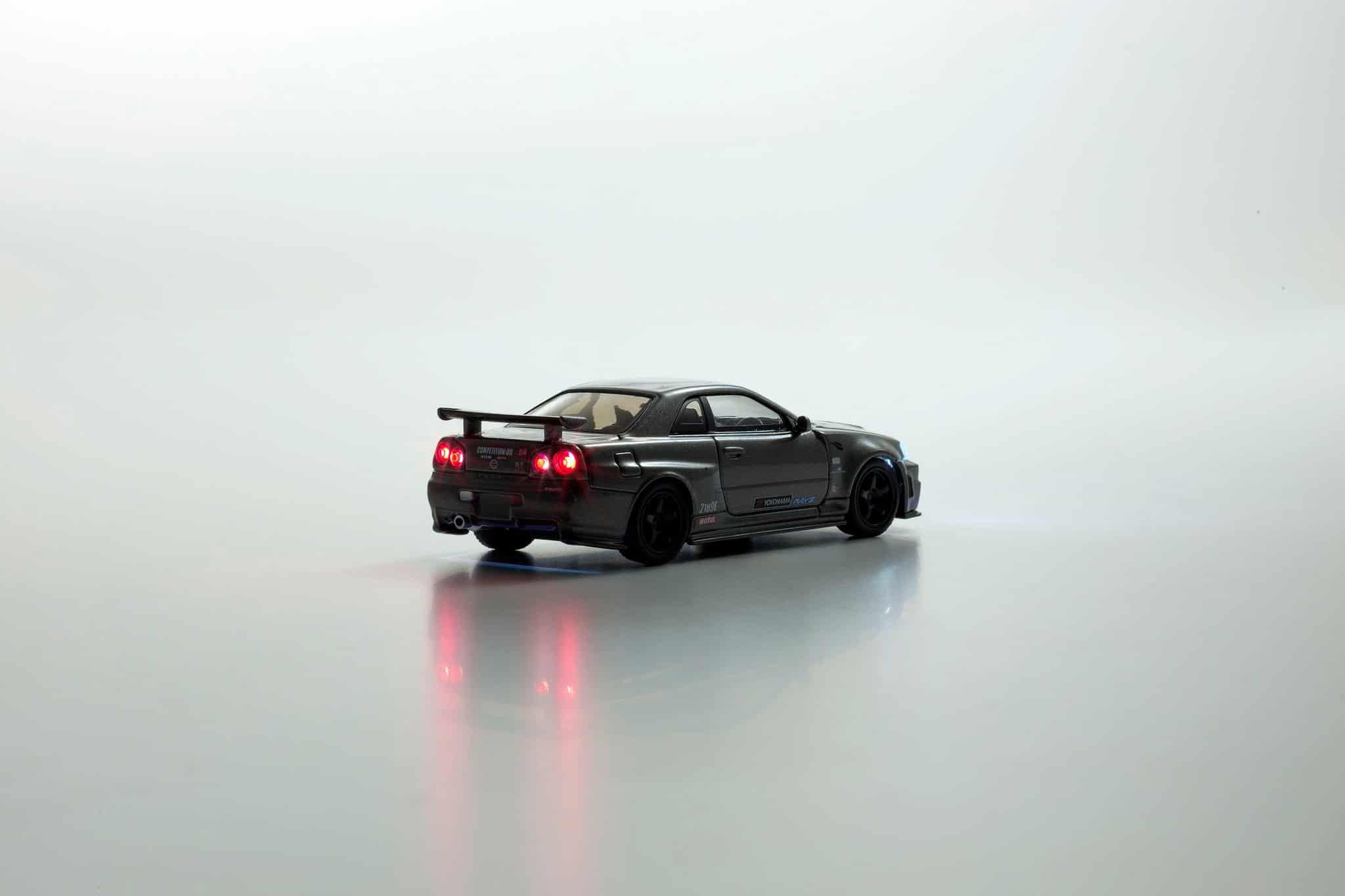 1:64 Nissan Skyline GT-R NISMO BNR34 CRS Version - led (bez podstawy bazowej!)! - obrazek 4