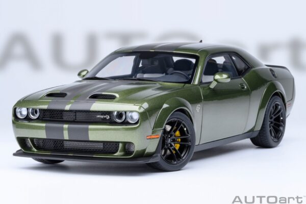 1:18 Dodge Challenger SRT JAILBREAK 2022 (F8 Green)