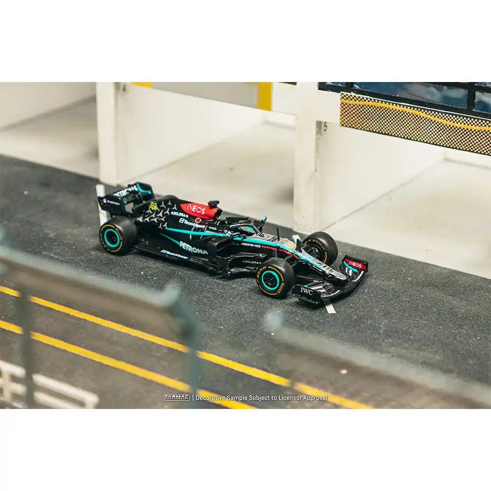 1:64 Mercedes-AMG F1 W12 E Performance New York Demo Run 2024 Lewis Hamilton - obrazek 6