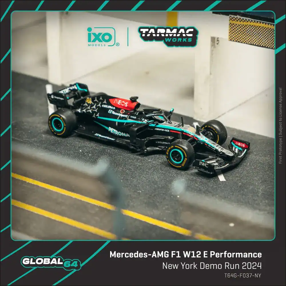 1:64 Mercedes-AMG F1 W12 E Performance New York Demo Run 2024 Lewis Hamilton