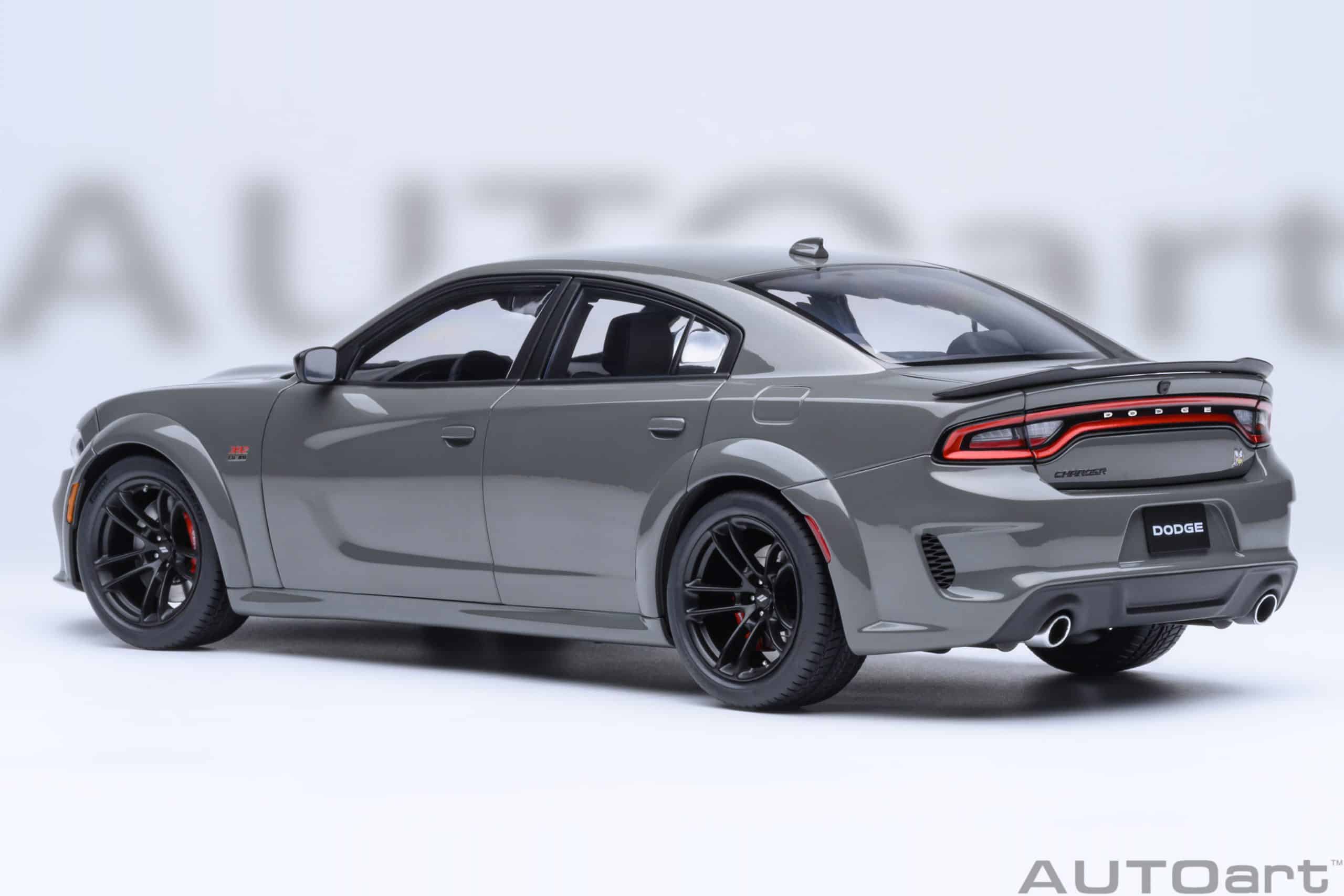 1:18 Dodge Charger Scat Pack Widebody (Destroyer Grey) - obrazek 3