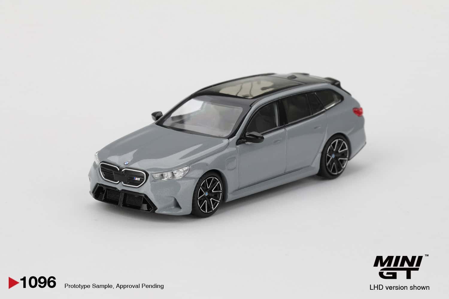 1:64 BMW M5 Touring Brooklyn Grey Metallic