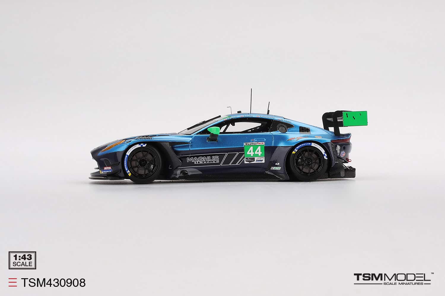 1:43 Aston Martin Vantage GT3 Evo #44 2025 IMSA Daytona 24 Hrs Magnus Racing - obrazek 4