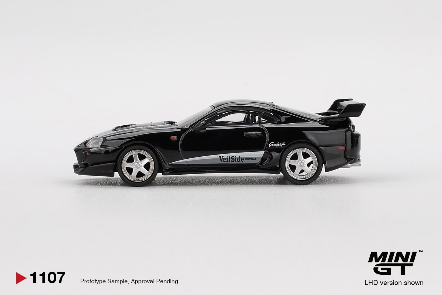 1:64 Toyota Supra VeilSide Combat V-II Black - obrazek 3