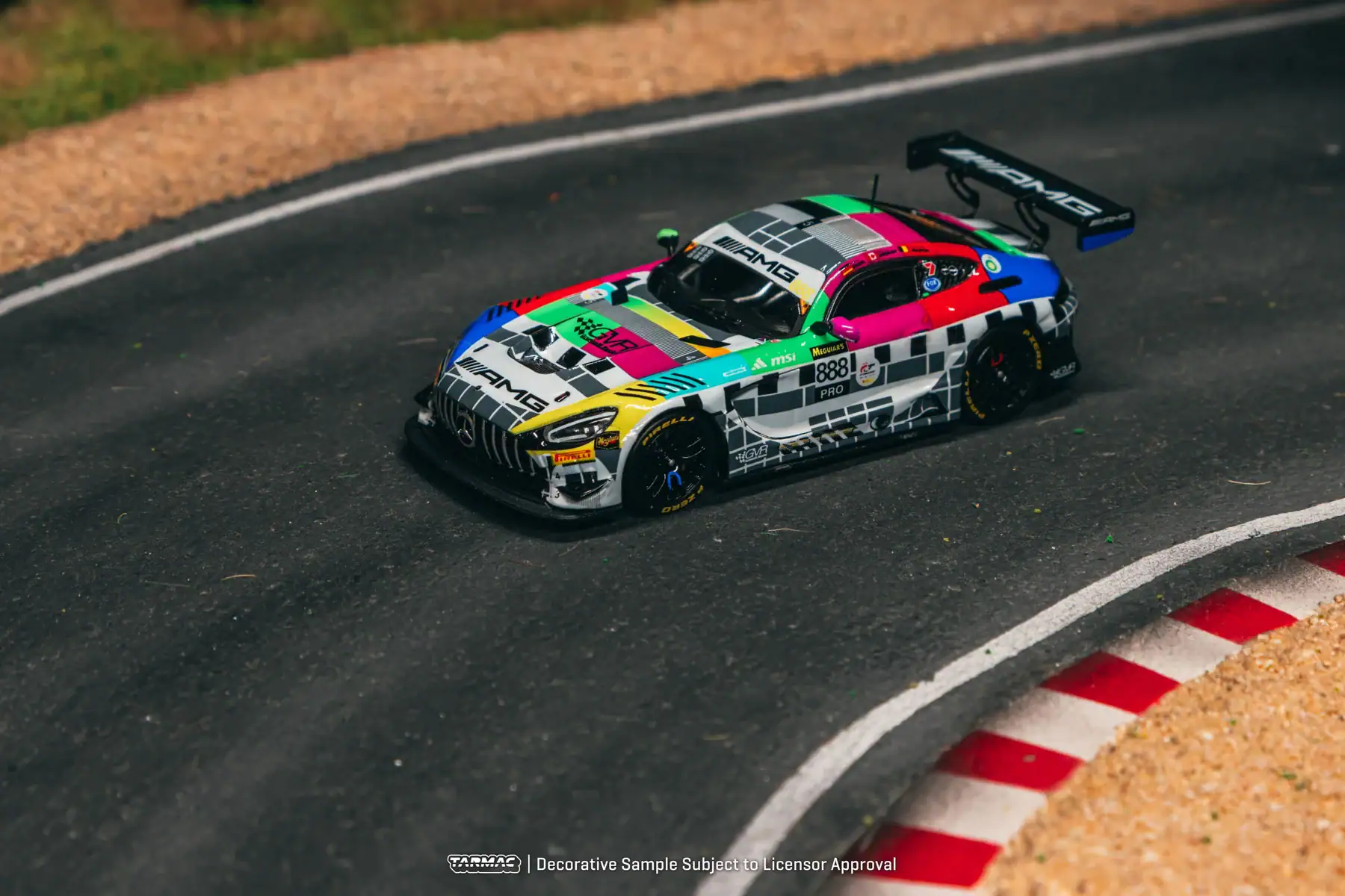 1:64 Mercedes-AMG GT3 Bathurst 12h 2025 GruppeM Racing Maro Engel / Mikael Grenier Maxime Martin - obrazek 2