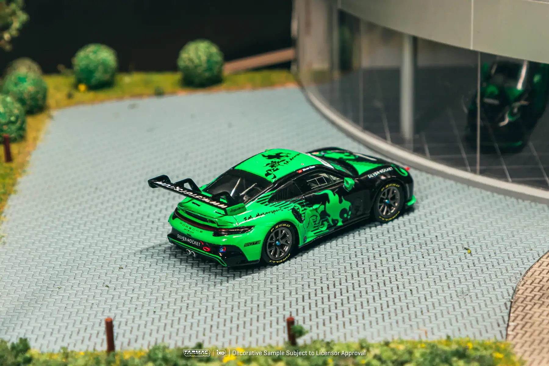1:64 Porsche 911 Cup (992) Fire Monkey Motorsport - obrazek 2