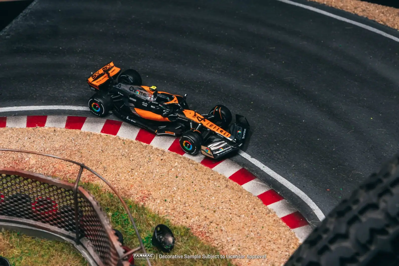 1:64 McLaren MCL60 British Grand Prix 2023 Lando Norris - obrazek 2