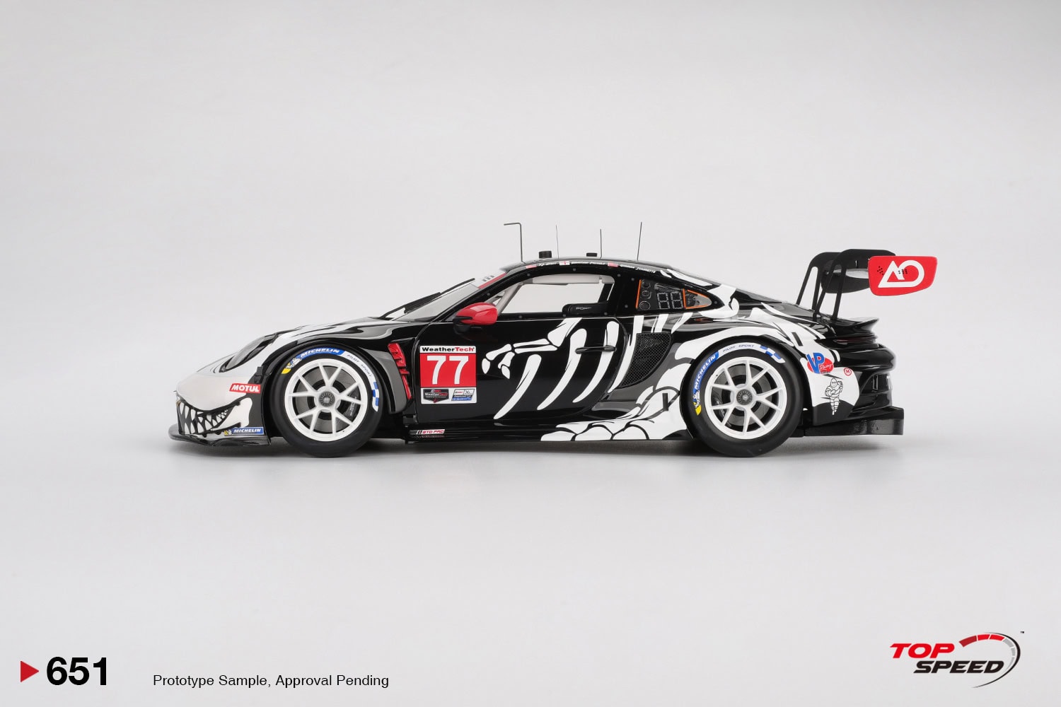 1:18 Porsche 911 GT3 R #77 2025 IMSA Petit Le Mans AO RACING Skeleton - obrazek 3