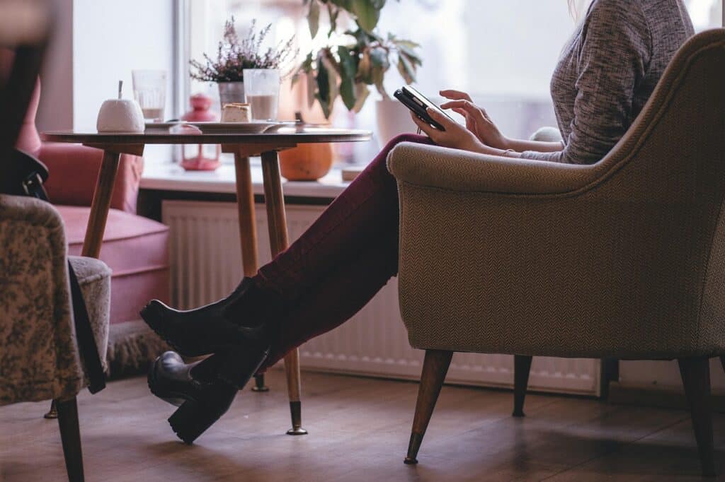 healthy home observation through video guides in a calm living space