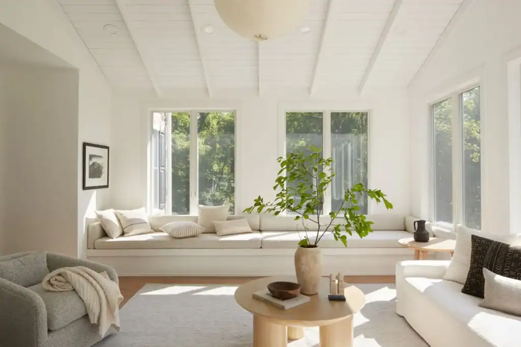 Dry comfortable living room with balanced humidity and fresh indoor environment