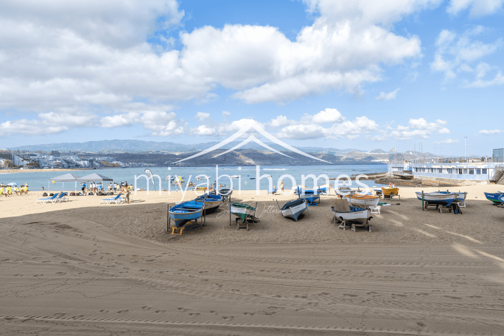 Estudio reformado a 20 metros de Las Canteras