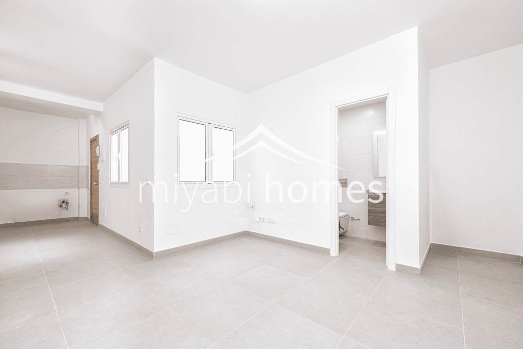 Estudio reformado a 20 metros de Las Canteras