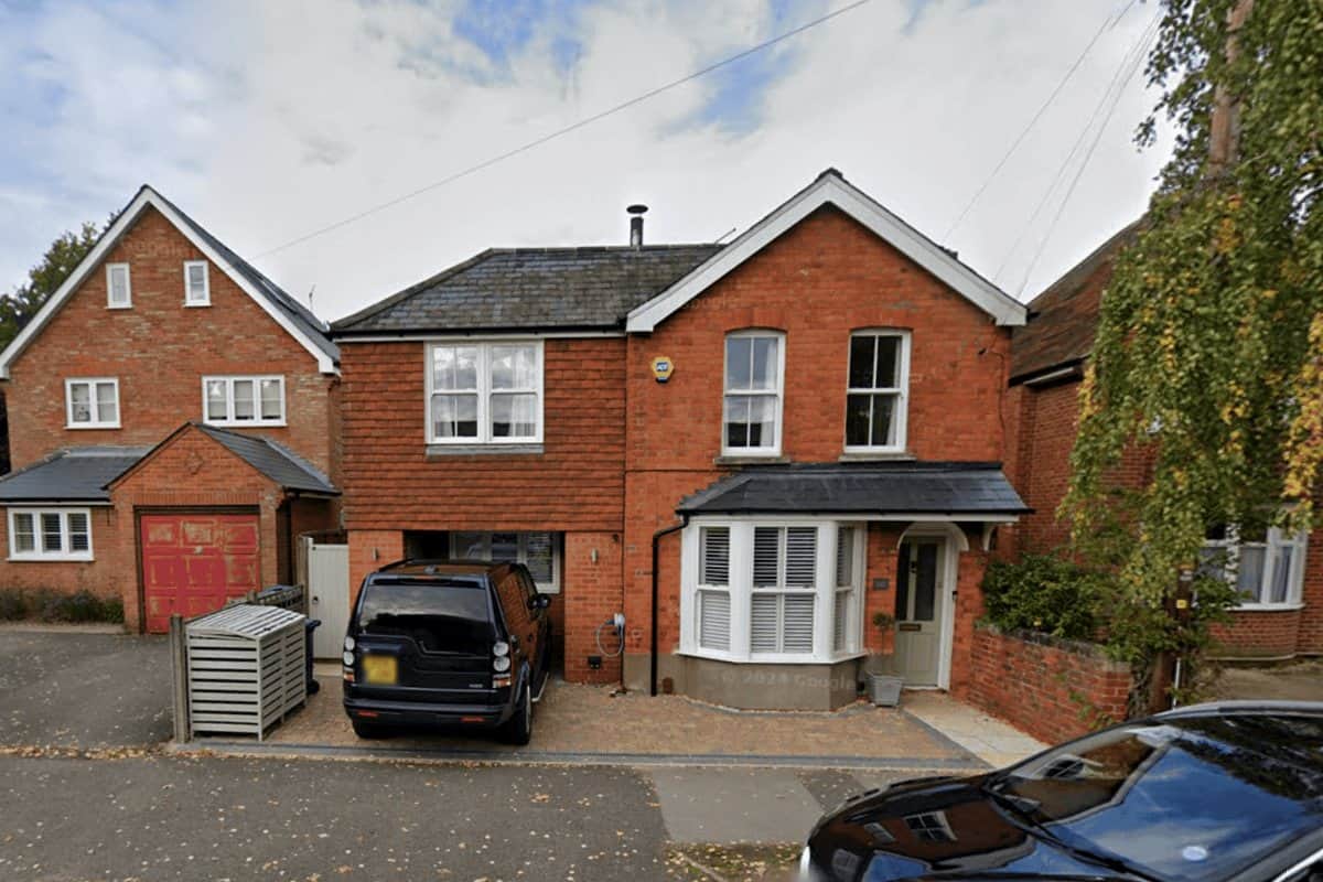 Marlow (SL7): a master suite and a study, before