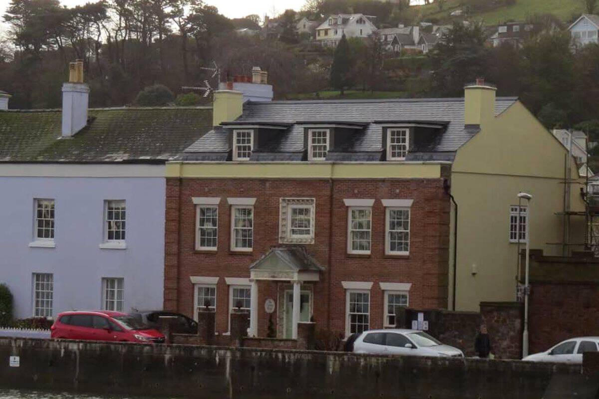 Teignmouth, Devon (TQ14): two bedrooms and a bathroom on the seafront, after