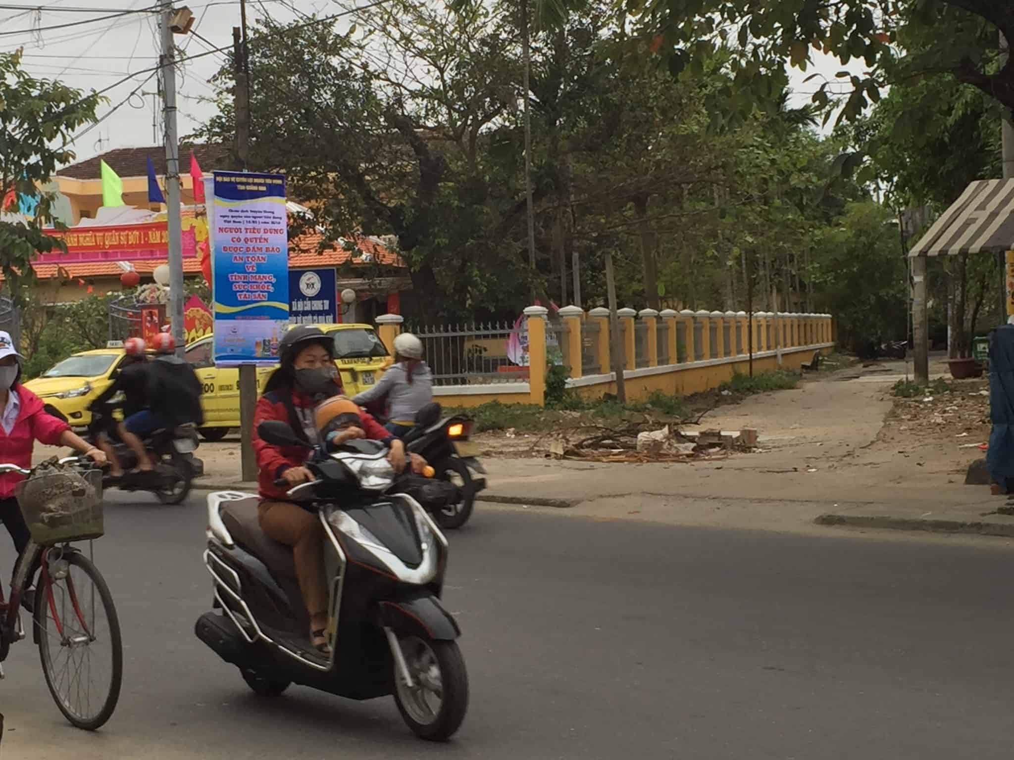 Skrædderbyen Hoi An og noget om børn og scootere