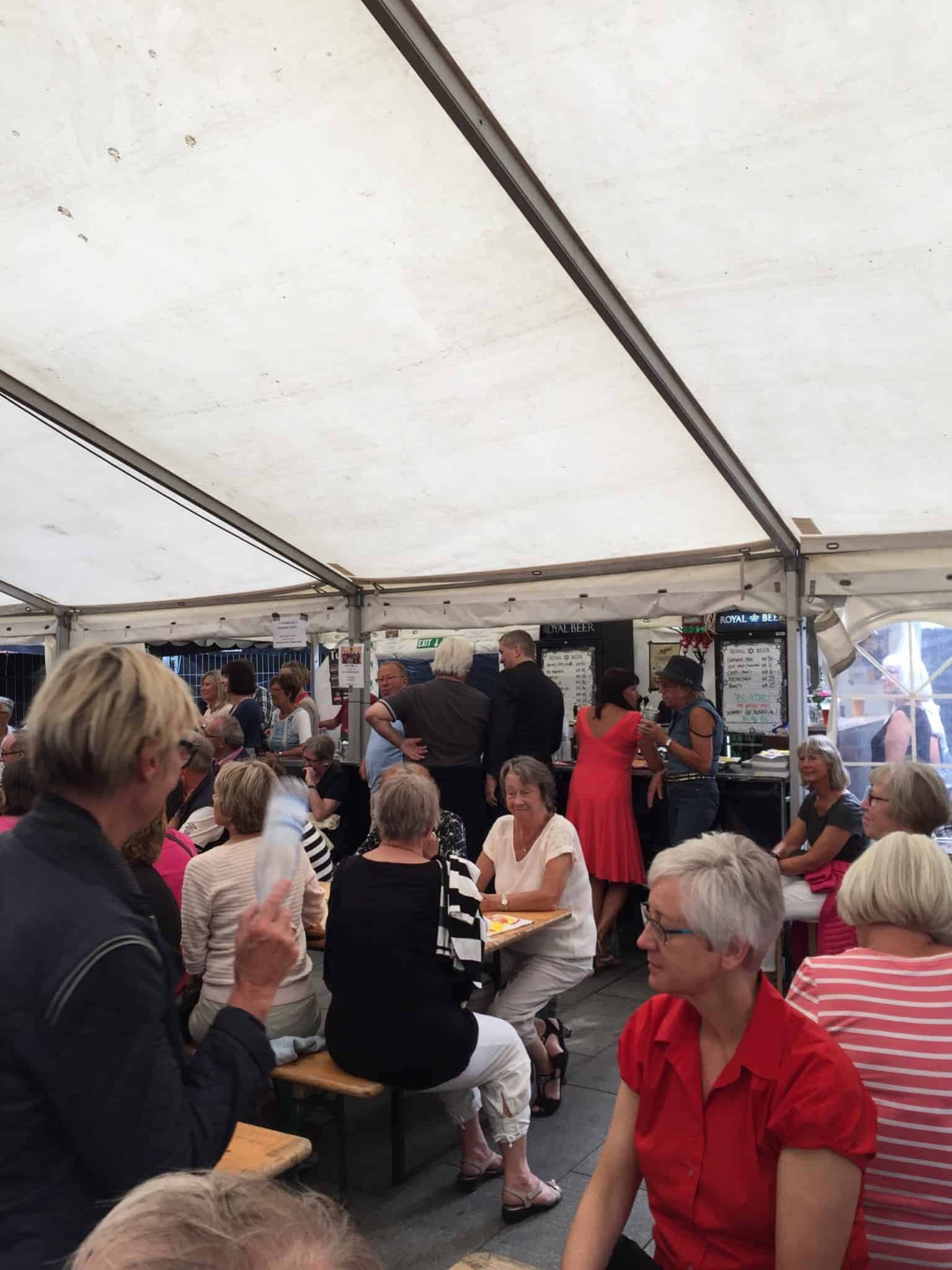 På jazz-tur i Smilets by og Skibshundens første live koncert