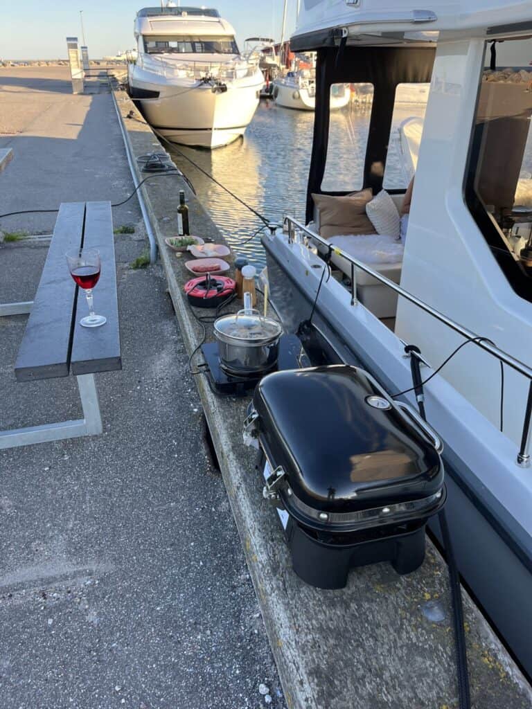 Drengene laver maden på Samsø