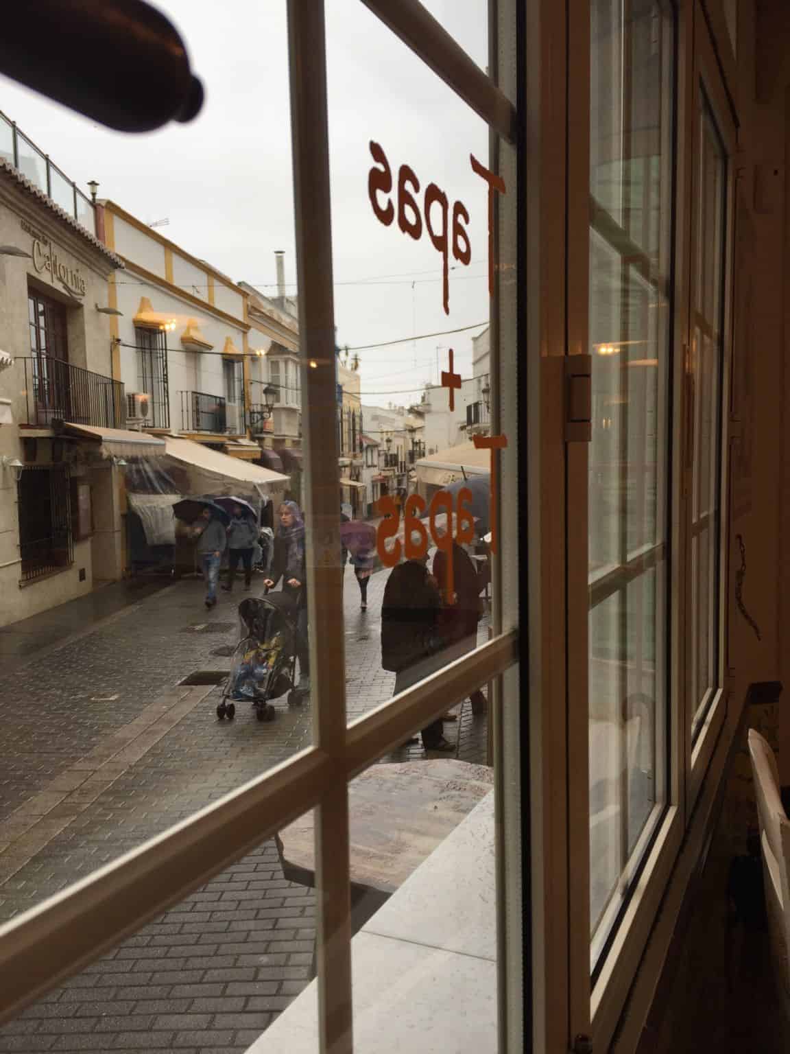 En regnvejrsdag i Frigiliana og noget om en bar