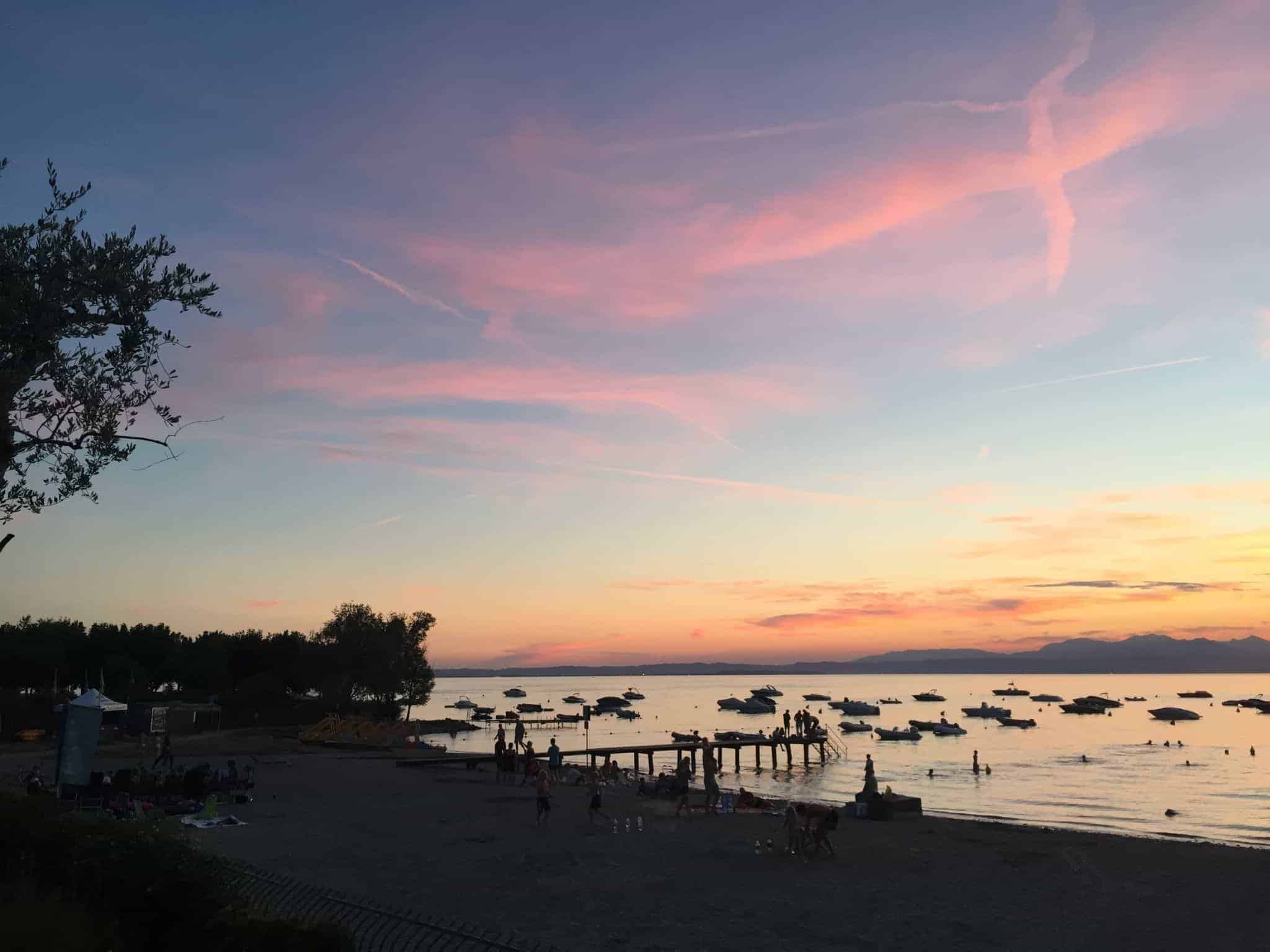 En typisk dag på Gardasøen med fuld servering