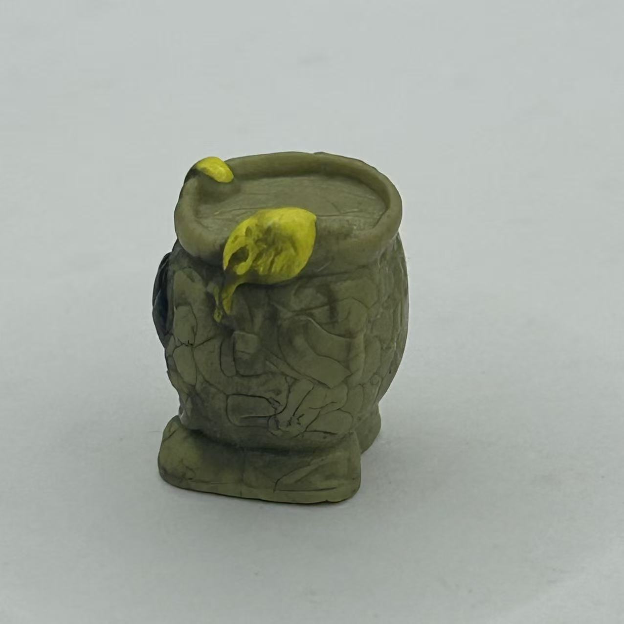 The Trash Pack Series 1 Rare Zombie Variant Mini Figure Ghoulish Light Brown Foul Fish Bowl