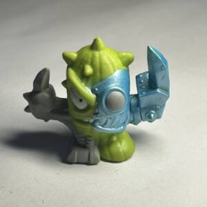 MrBeast Lab Swarms Mega-Tech Series 5 Collectible Figure - SPIKE SMASH 5-009