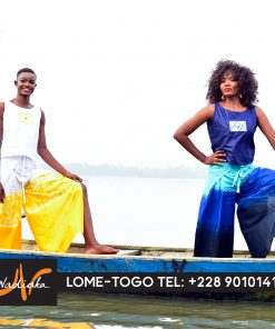 Alternative view of Ensemble pantalon batik enveloppe et top brodé bleu