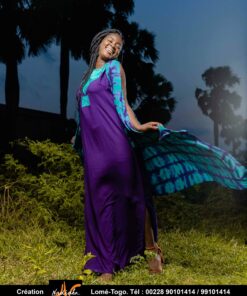 Alternative view of Ensemble robe longue tunique violette brodée et cap batik