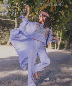 Ensemble pantalon et boubou asymétrique, tissu lin mix pagne tissé traditionnel, couleur bleu ciel.