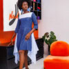 Robe asymétrique brodée en lin avec des manches 3/4 de couleur bleue